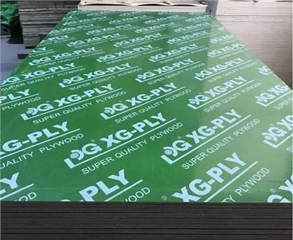 Grön filmplywood